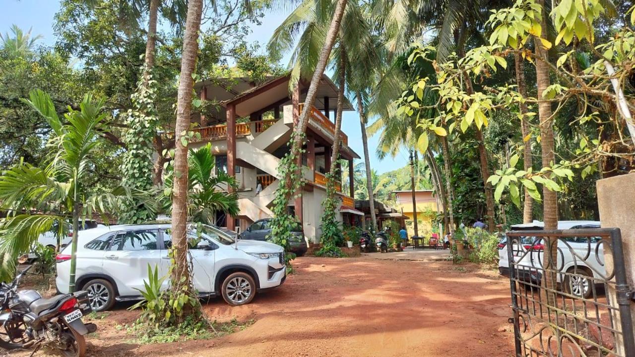 Sneh Beach Homestay - Wayangani Vengurla Extérieur photo